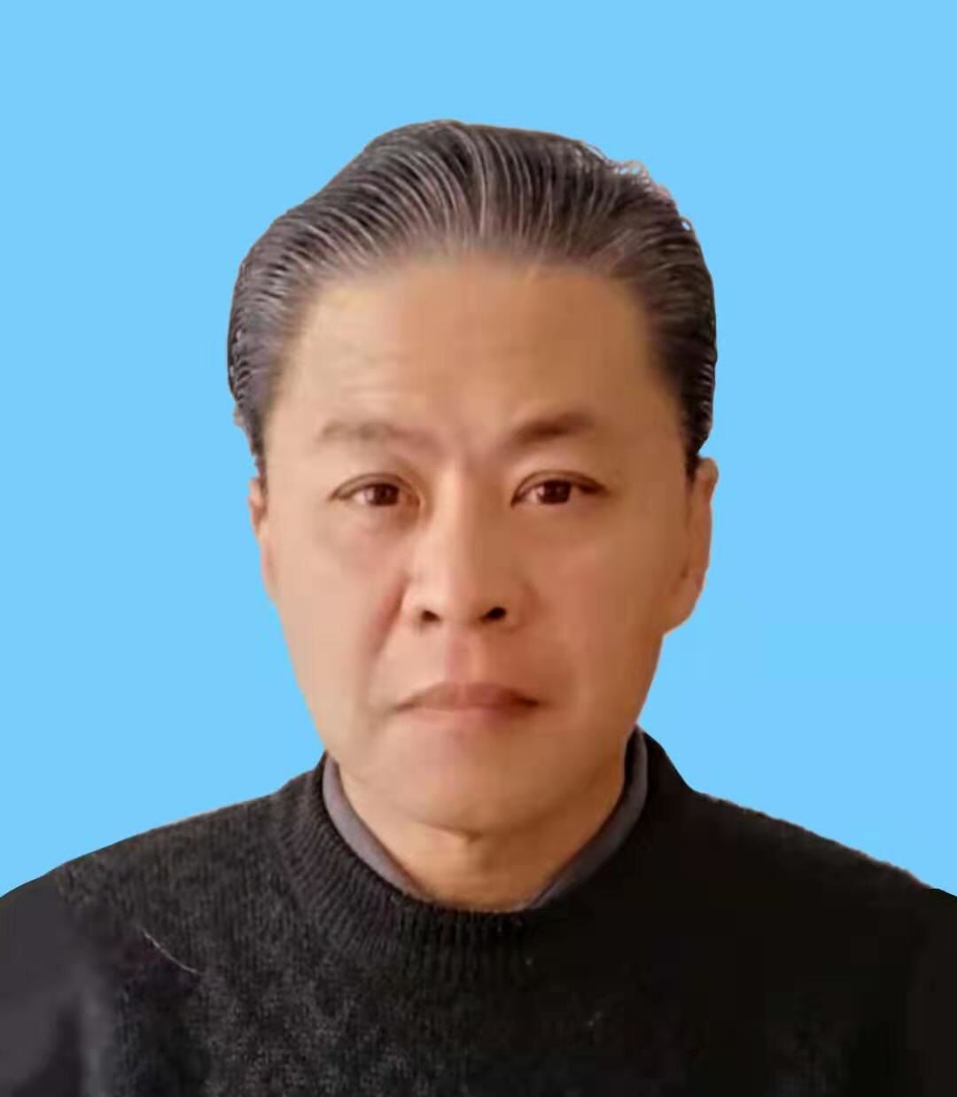  何威